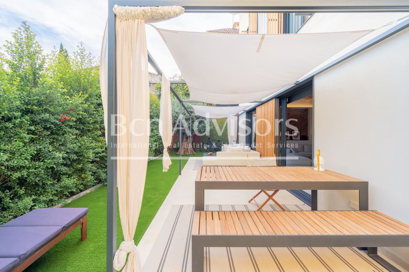 4 bedroom Villa for sale in Barcelona city with pool garage - € 2,195,000 (Ref: 9097549)