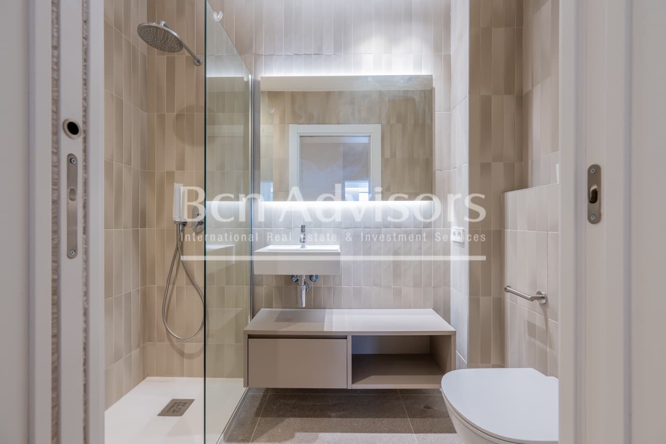 2 soveværelse Lejlighed til salg i Barcelona by - € 1.890.000 (Ref: 9097560)