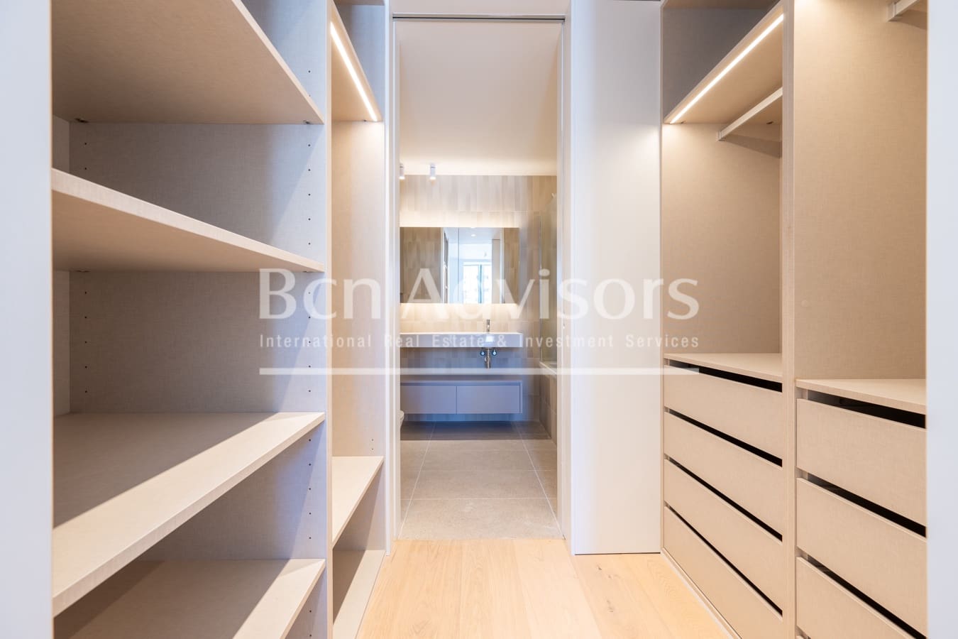 2 soveværelse Lejlighed til salg i Barcelona by - € 1.890.000 (Ref: 9097560)