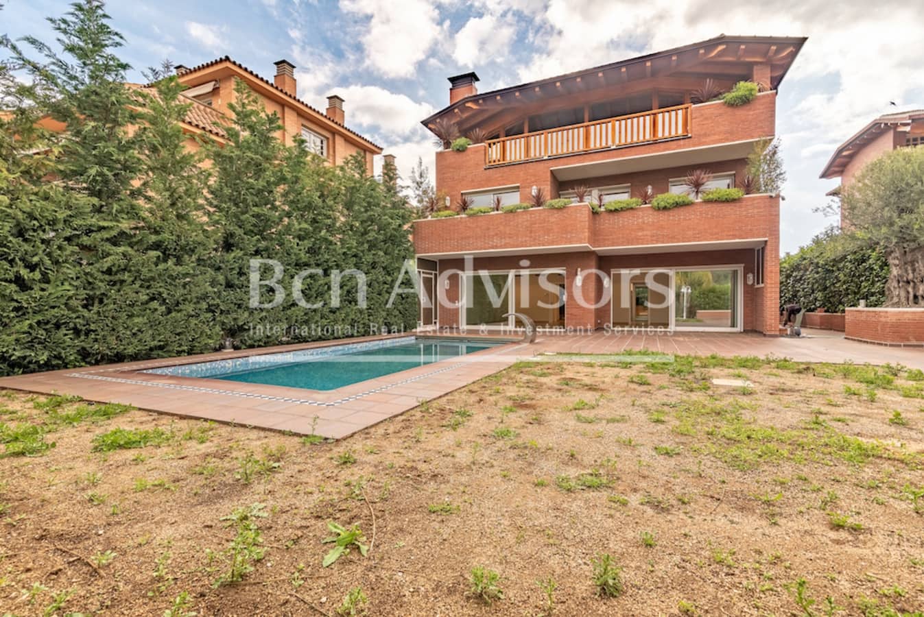 6 slaapkamer Villa te koop in Sant Just Desvern met zwembad - € 4.500.000 (Ref: 9104480)