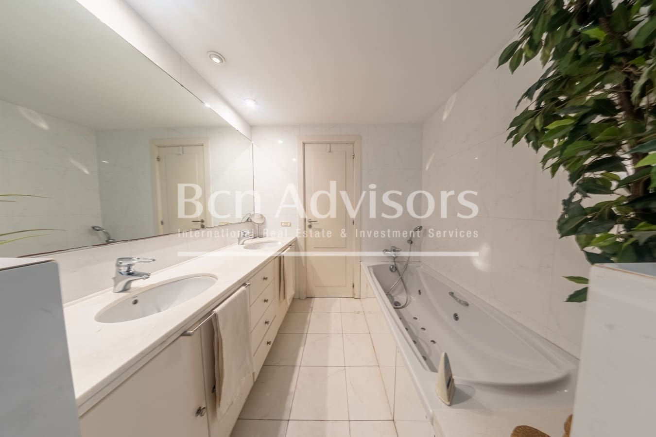 4 sypialnia Apartament na sprzedaż w Miasto Barcelona - 1 100 000 € (Ref: 9115974)