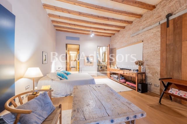 2 bedroom Apartment for sale in El Raval, Barcelona city - € 595,000 (Ref: 9160901)
