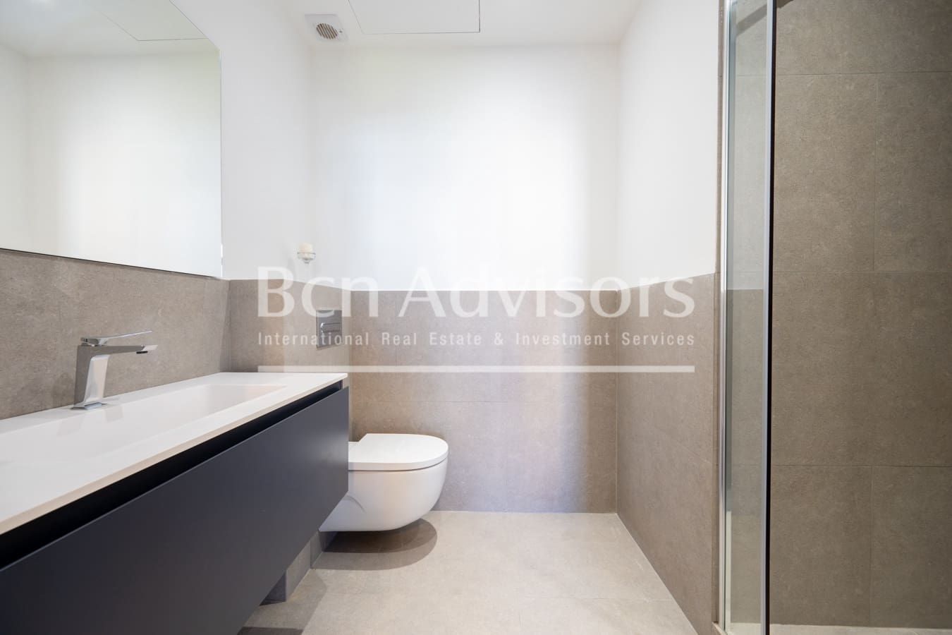 2 soveværelse Lejlighed til salg i Barcelona by - € 670.000 (Ref: 9160903)