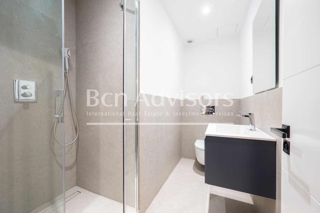 2 soveværelse Lejlighed til salg i Barcelona by - € 670.000 (Ref: 9160903)