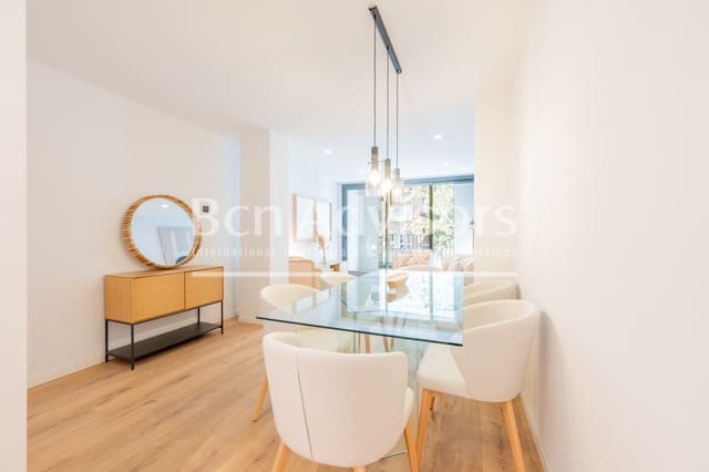3 bedroom Apartment for sale in La Sagrada Família, Barcelona city with garage - € 835,000 (Ref: 9317630)