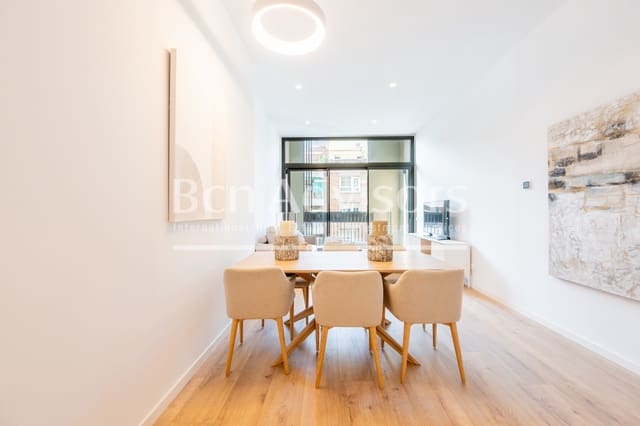 3 bedroom Apartment for sale in La Sagrada Família, Barcelona city with garage - € 855,000 (Ref: 9317633)