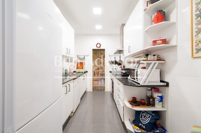 3 bedroom Apartment for sale in Sant Gervasi - La Bonanova, Barcelona city - € 799,000 (Ref: 9326211)