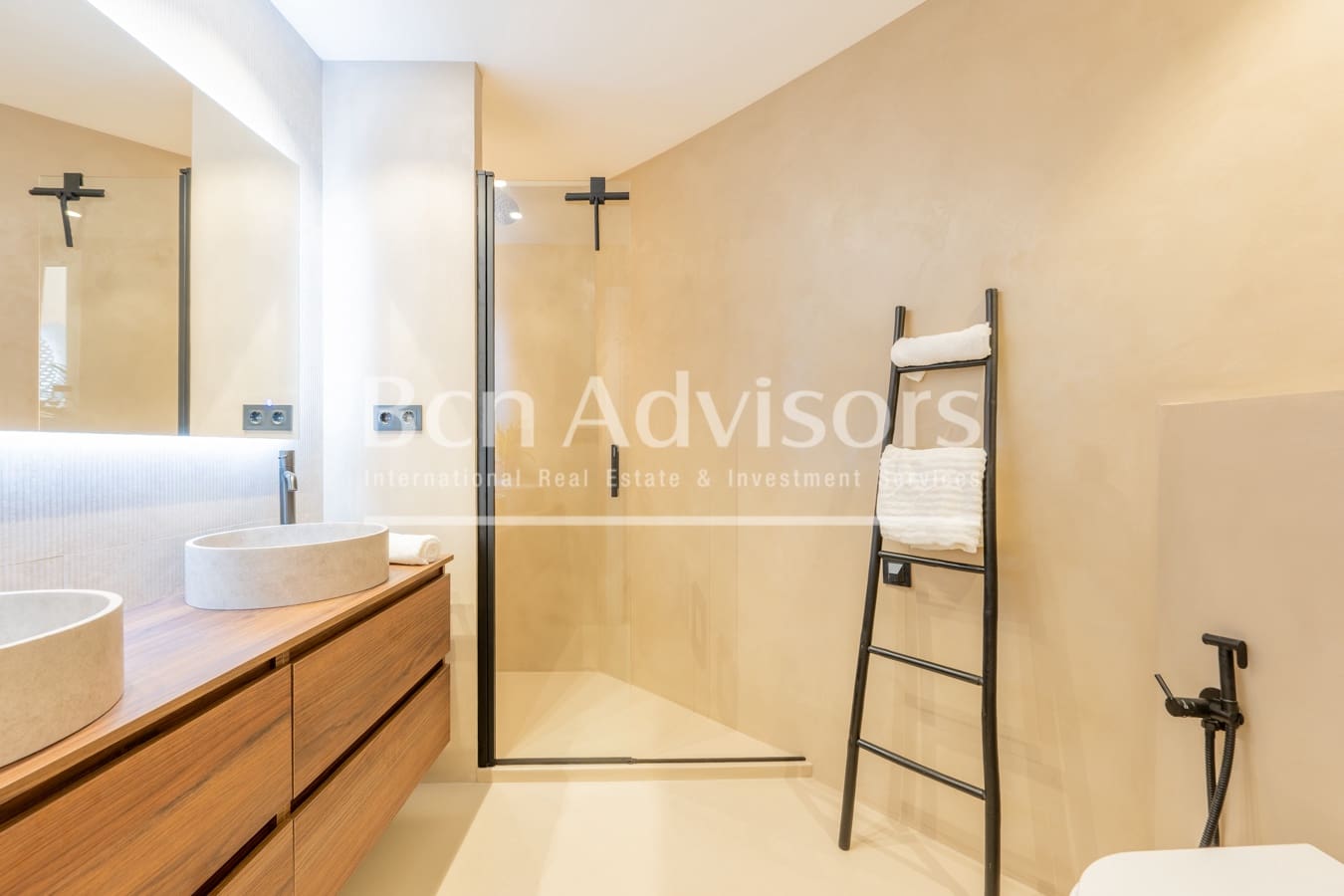 3 bedroom Apartment for sale in Barcelona city - € 665,000 (Ref: 9330371)