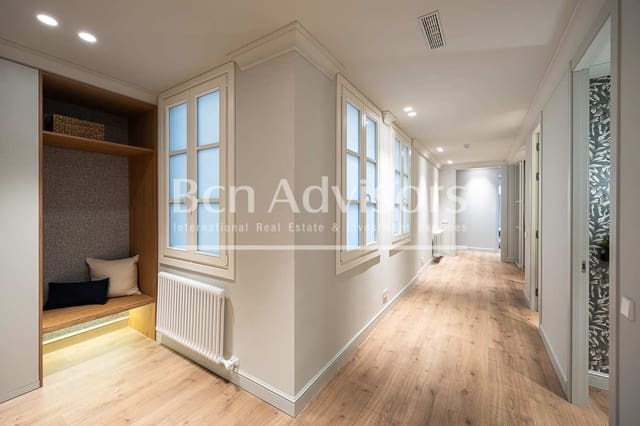4 bedroom Apartment for sale in La Dreta de L'Eixample, Barcelona city - € 1,790,000 (Ref: 9330372)