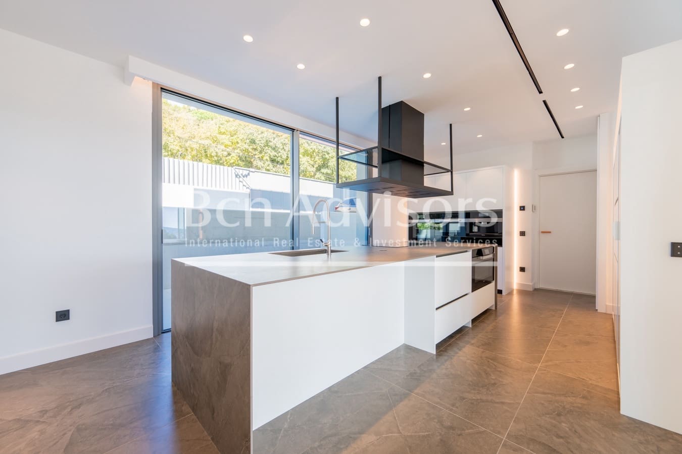 8 slaapkamer Villa te koop in Barcelona stad met zwembad - € 20.000.000 (Ref: 9359029)