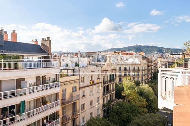 3 bedroom Penthouse for sale in La Dreta de L'Eixample, Barcelona city - € 898,000 (Ref: 9375105)