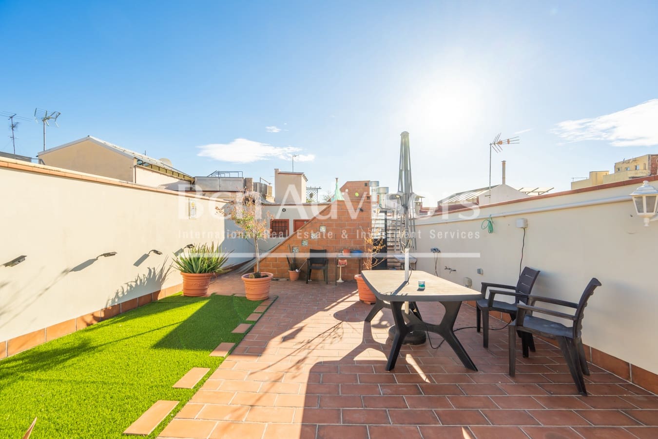 2 bedroom Penthouse for sale in Barcelona city - € 445,000 (Ref: 9378892)