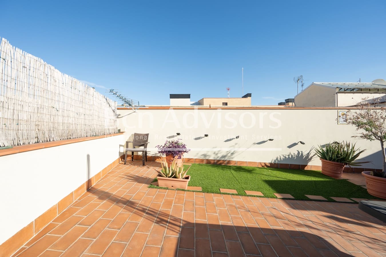 2 bedroom Penthouse for sale in Barcelona city - € 445,000 (Ref: 9378892)