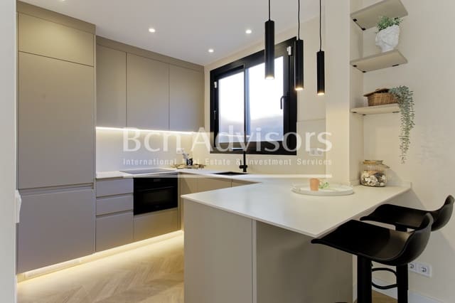 2 bedroom Apartment for sale in Sants, Barcelona city with pool - € 649,000 (Ref: 9387722)