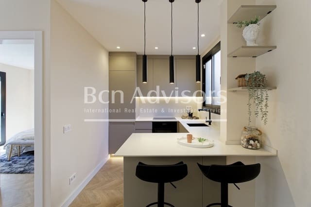 2 bedroom Apartment for sale in Sants, Barcelona city with pool - € 649,000 (Ref: 9387722)