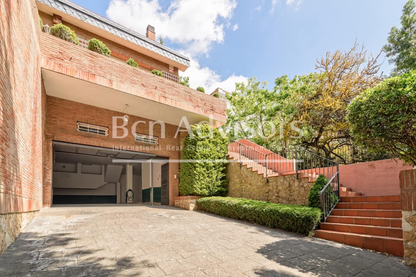 5 bedroom Villa for sale in Barcelona city with pool - € 5,600,000 (Ref: 9390571)