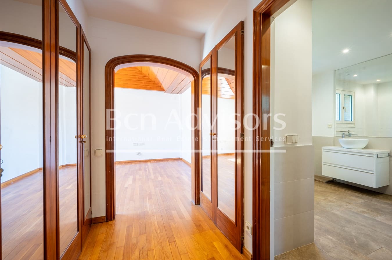 Chalet de 5 habitaciones en Barcelona ciudad en venta con piscina - 5.600.000 € (Ref: 9390571)
