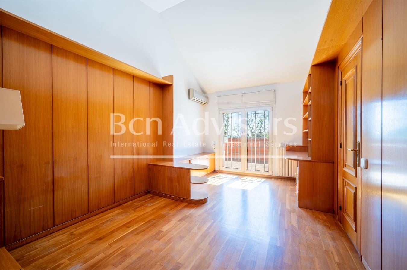 Chalet de 5 habitaciones en Barcelona ciudad en venta con piscina - 5.600.000 € (Ref: 9390571)