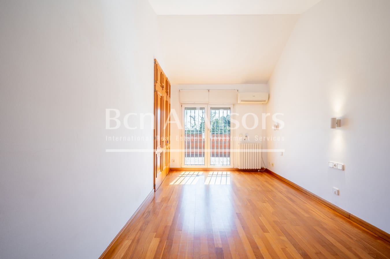 Chalet de 5 habitaciones en Barcelona ciudad en venta con piscina - 5.600.000 € (Ref: 9390571)