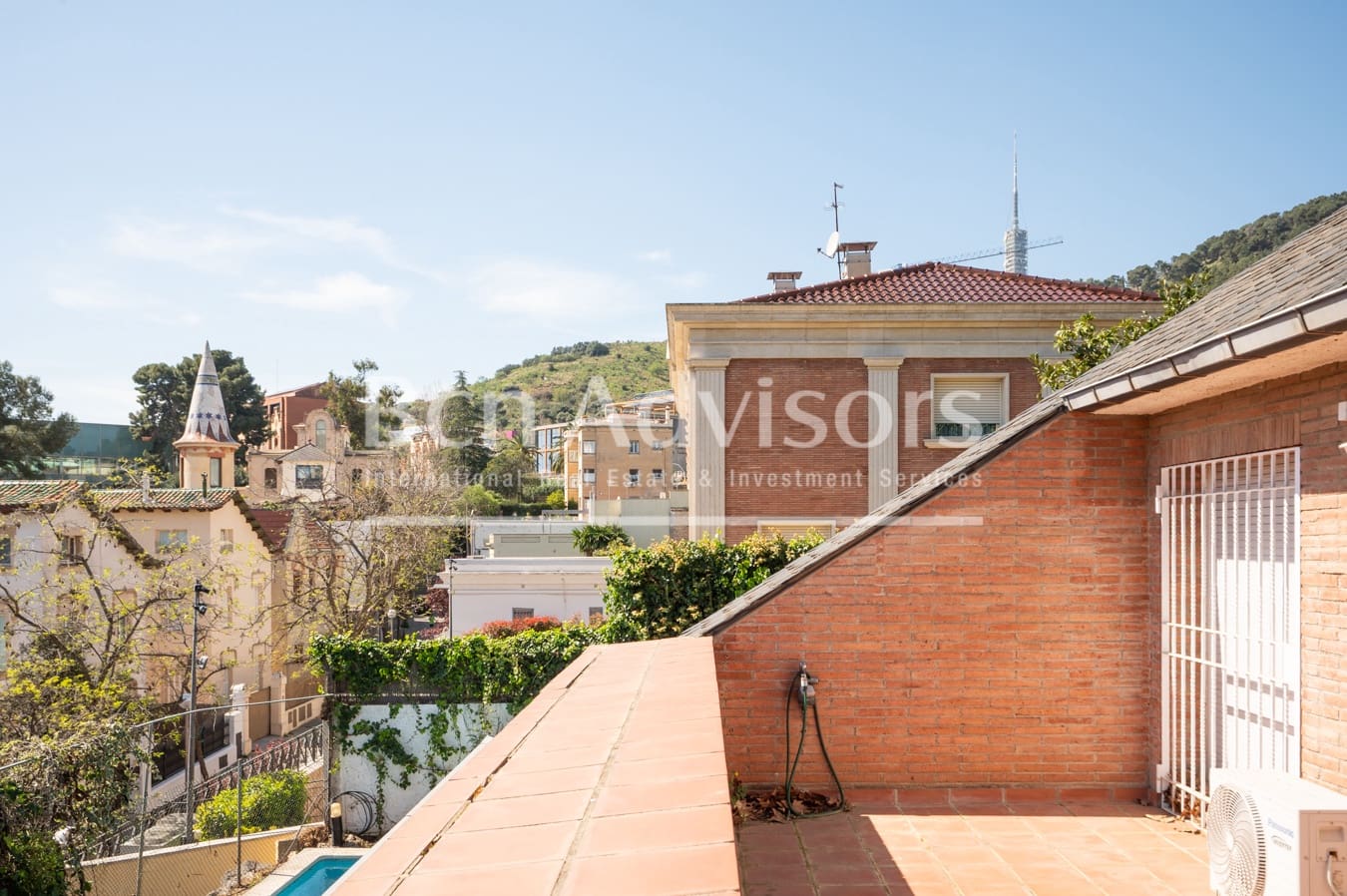 Chalet de 5 habitaciones en Barcelona ciudad en venta con piscina - 5.600.000 € (Ref: 9390571)