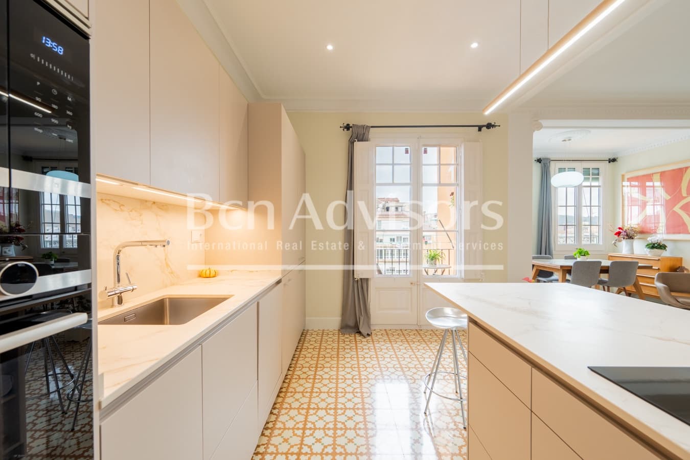 3 makuuhuone Kattohuoneisto myytävänä paikassa Barcelona kaupunki - 695 000 € (Ref: 9398287)