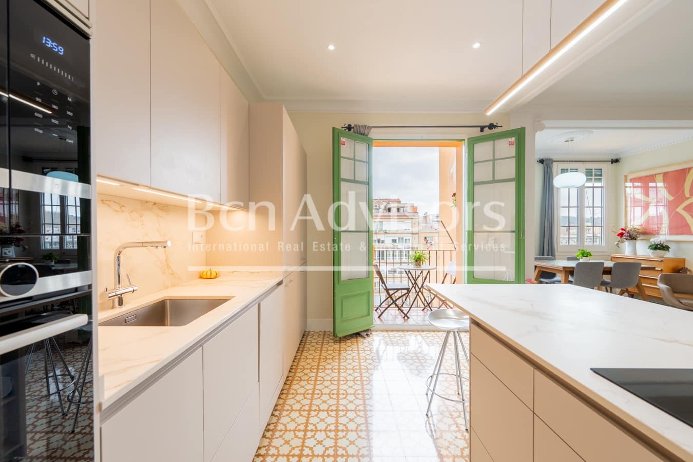 3 makuuhuone Kattohuoneisto myytävänä paikassa Barcelona kaupunki - 695 000 € (Ref: 9398287)