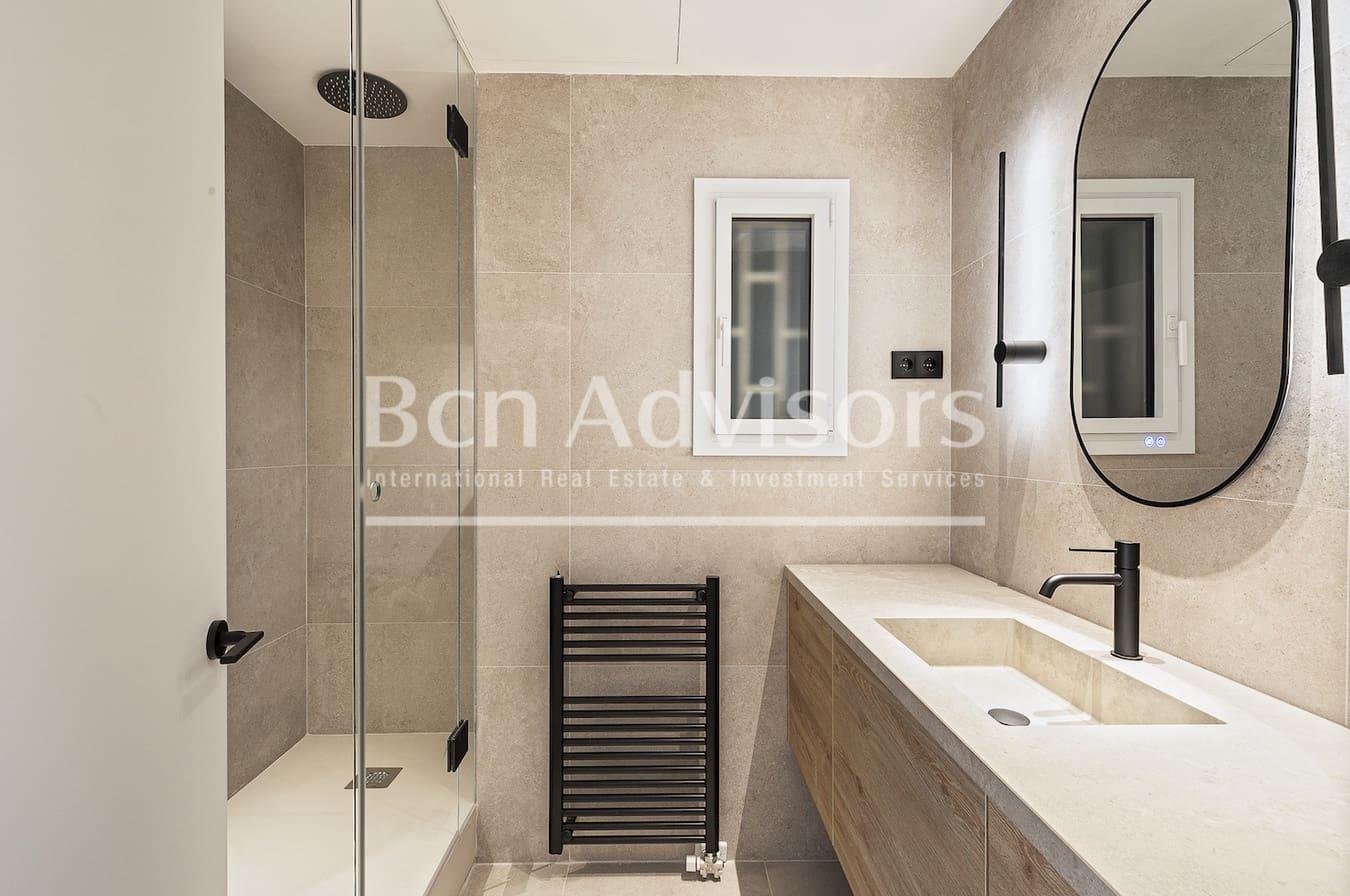 3 soveværelse Lejlighed til salg i Barcelona by - € 1.250.000 (Ref: 9410787)