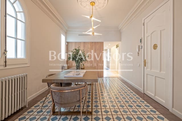 3 bedroom Apartment for sale in L'Antiga Esquerra de L'Eixample, Barcelona city - € 1,375,000 (Ref: 9410788)