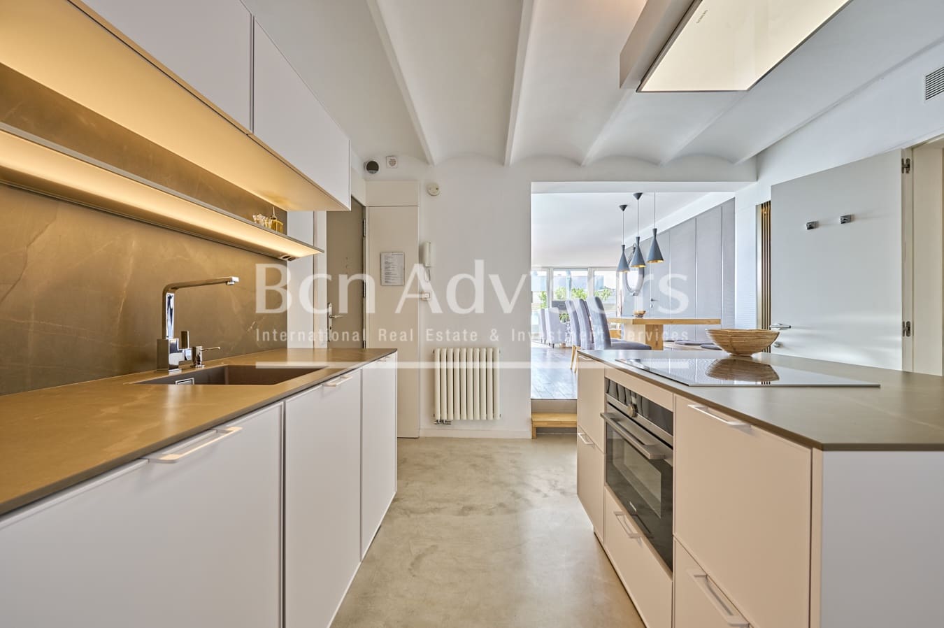 2 bedroom Penthouse for sale in Barcelona city - € 1,390,000 (Ref: 9413859)