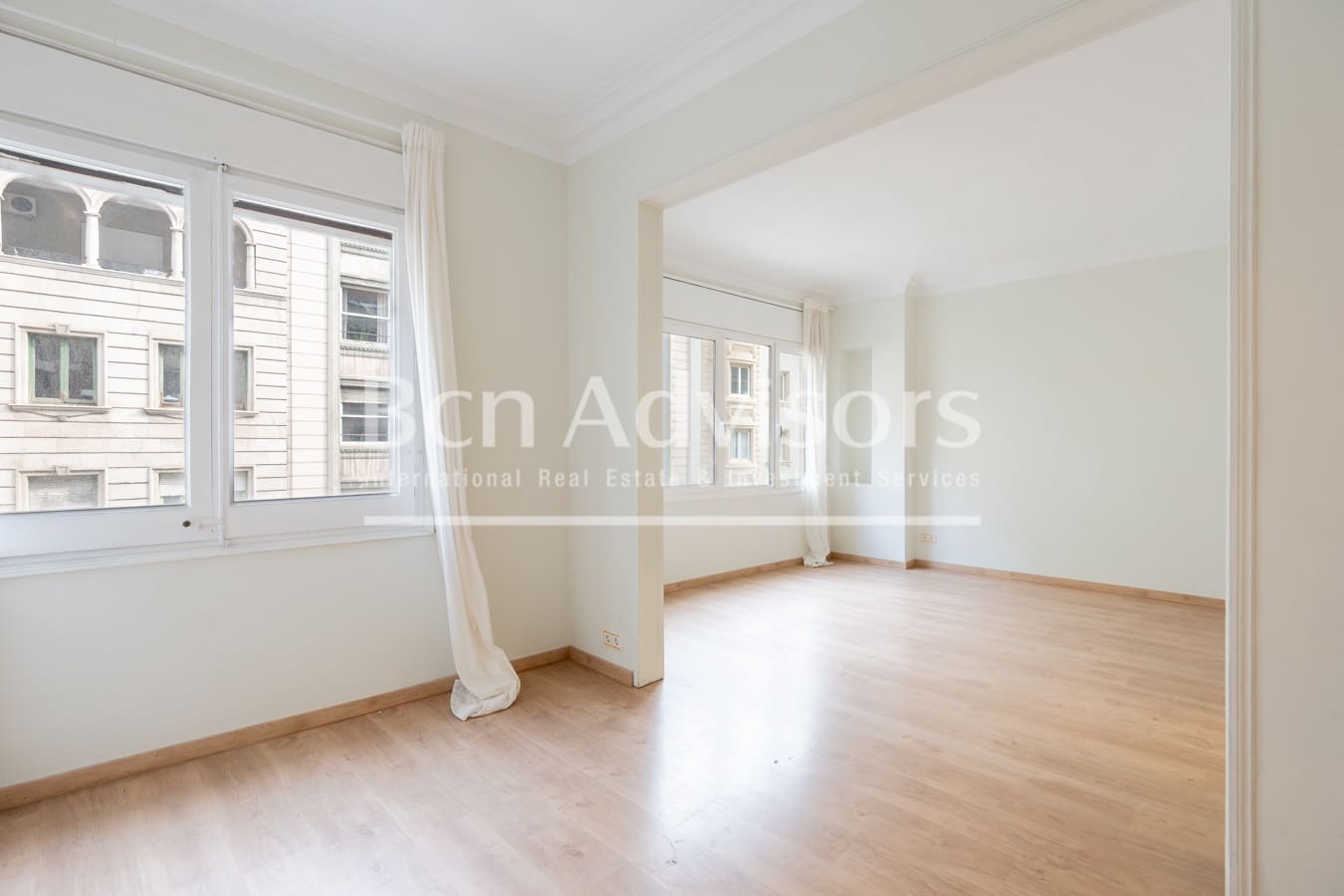 4 bedroom Apartment for sale in Barcelona city - € 770,000 (Ref: 9415689)