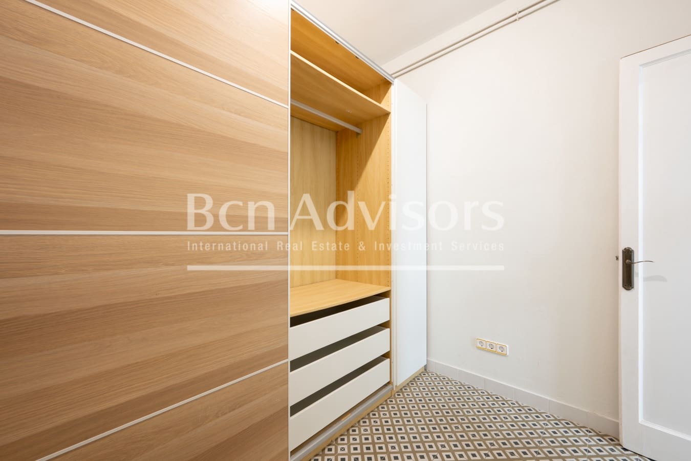 4 bedroom Apartment for sale in Barcelona city - € 770,000 (Ref: 9415689)