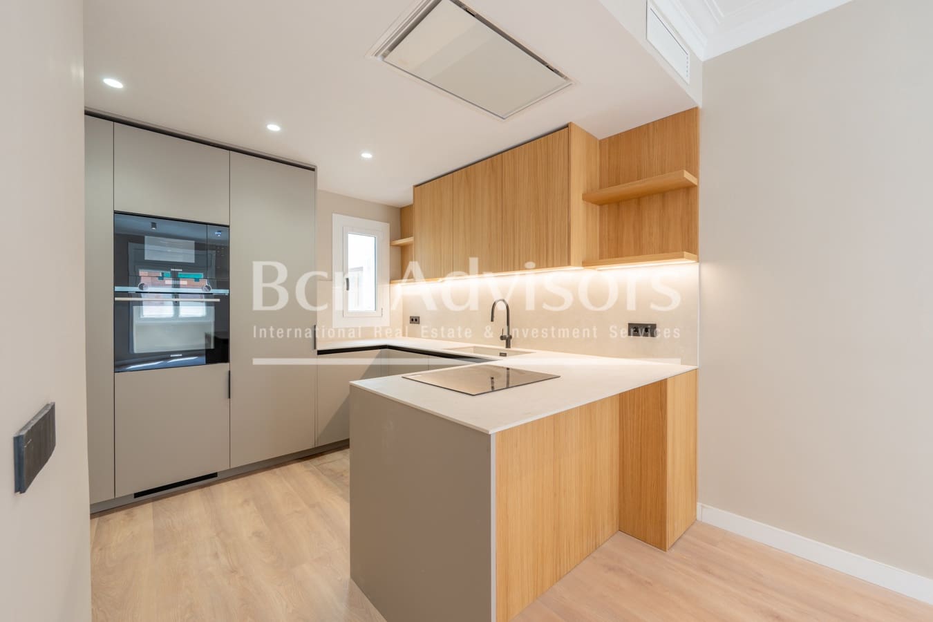 3 bedroom Apartment for sale in Barcelona city - € 875,000 (Ref: 9437004)