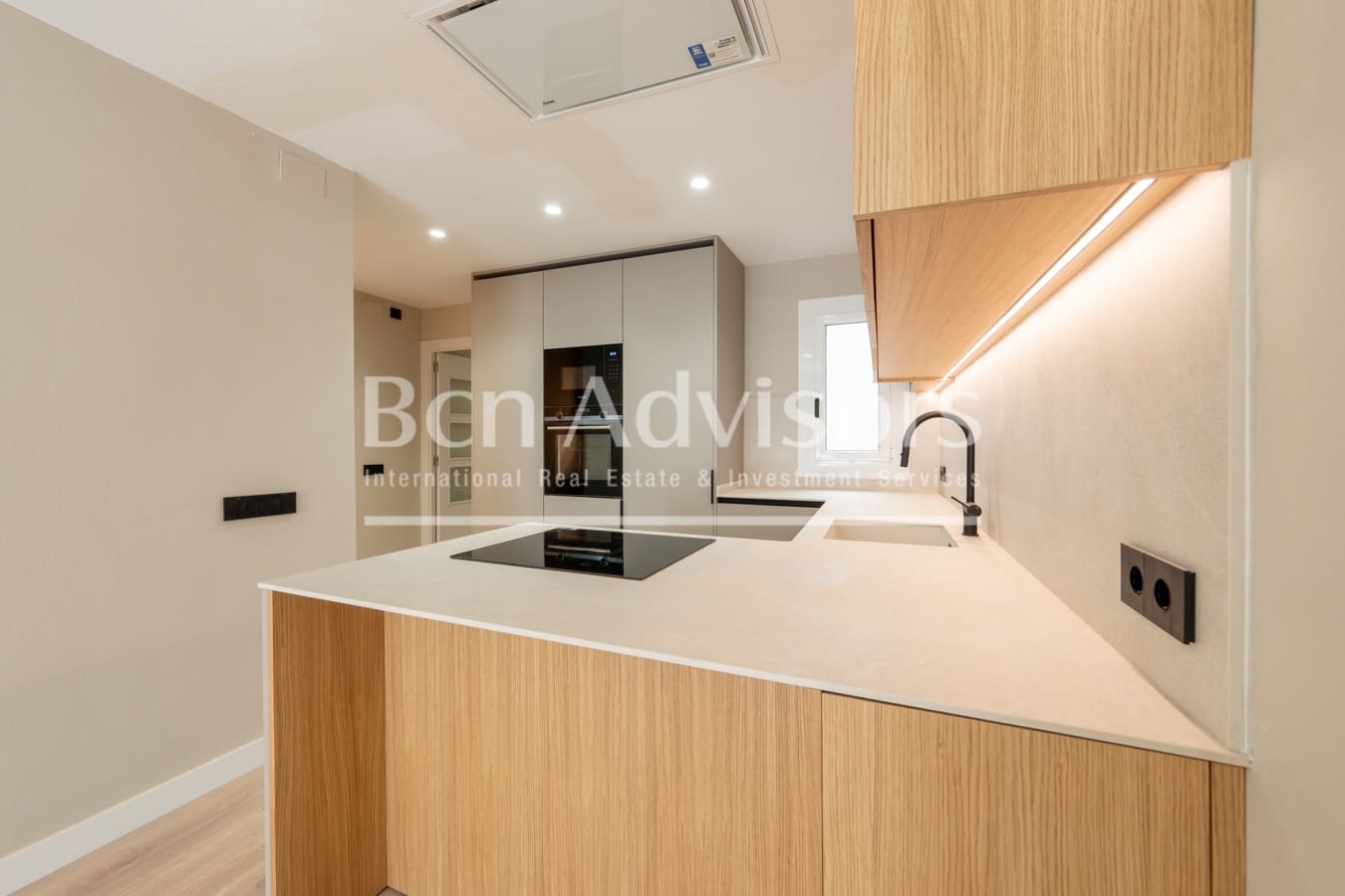 3 soveværelse Lejlighed til salg i Barcelona by - € 799.000 (Ref: 9437005)