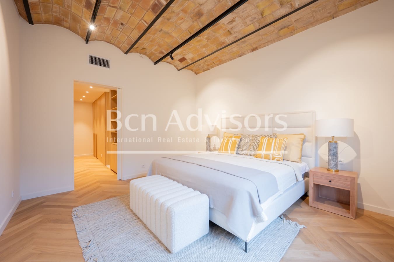 5 bedroom Apartment for sale in Barcelona city - € 2,195,000 (Ref: 9472785)