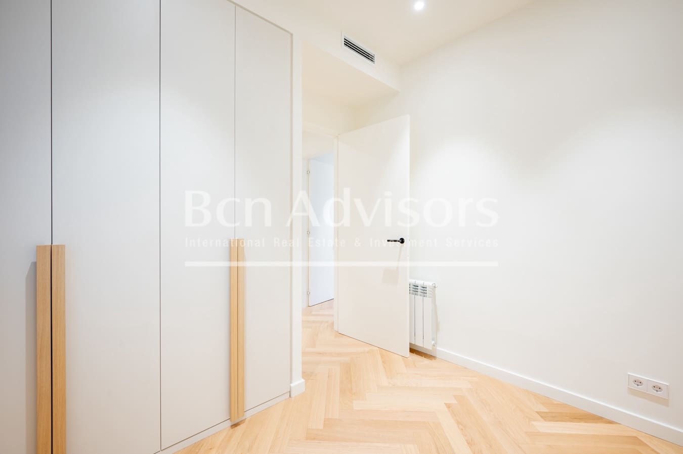 5 bedroom Apartment for sale in Barcelona city - € 2,195,000 (Ref: 9472785)