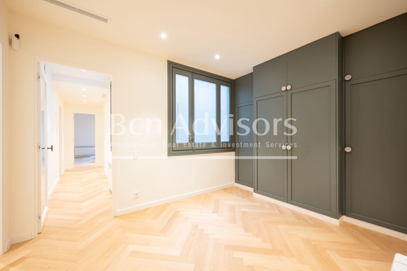 5 bedroom Apartment for sale in Barcelona city - € 2,195,000 (Ref: 9472785)