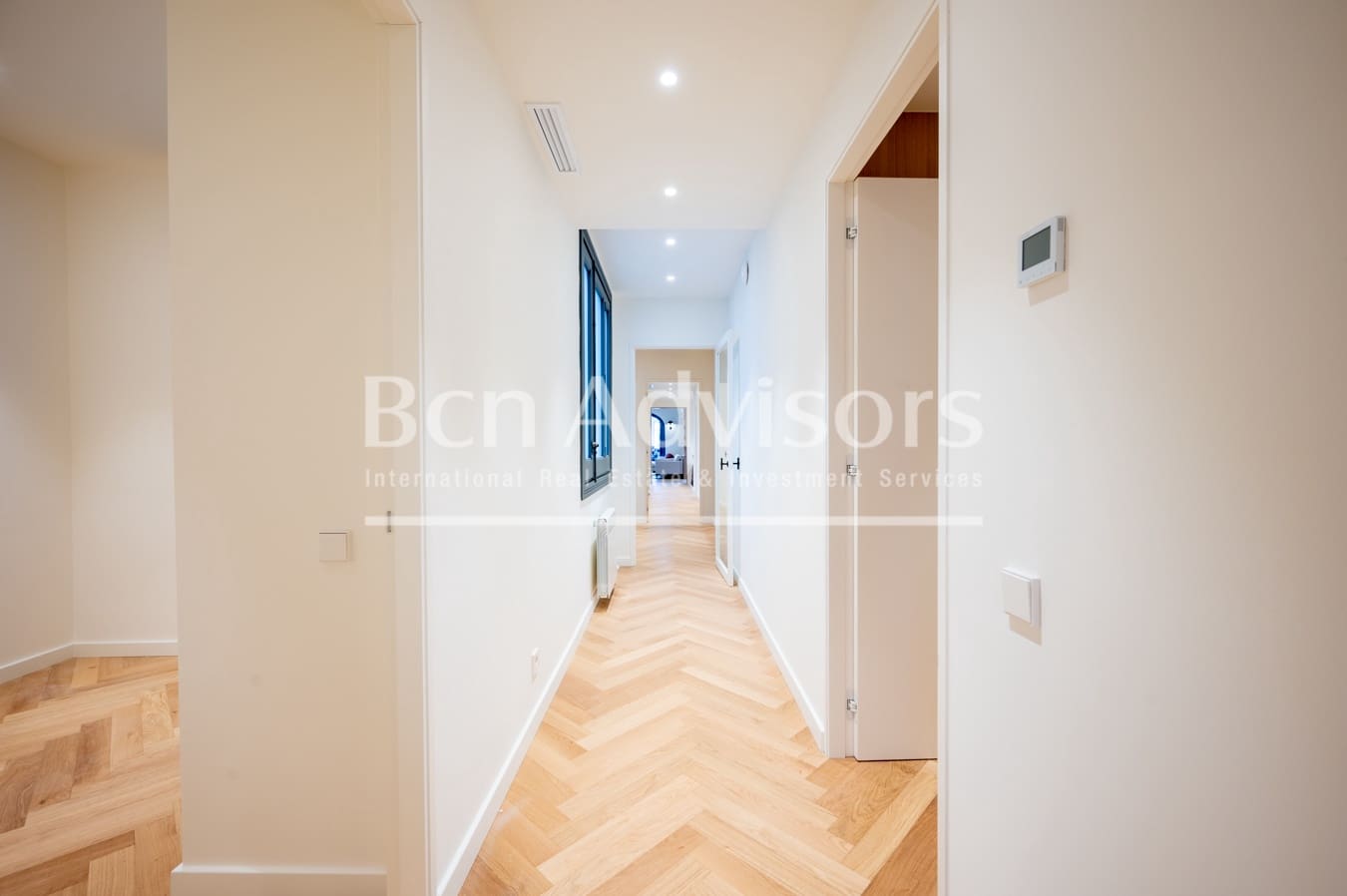 5 bedroom Apartment for sale in Barcelona city - € 2,195,000 (Ref: 9472785)