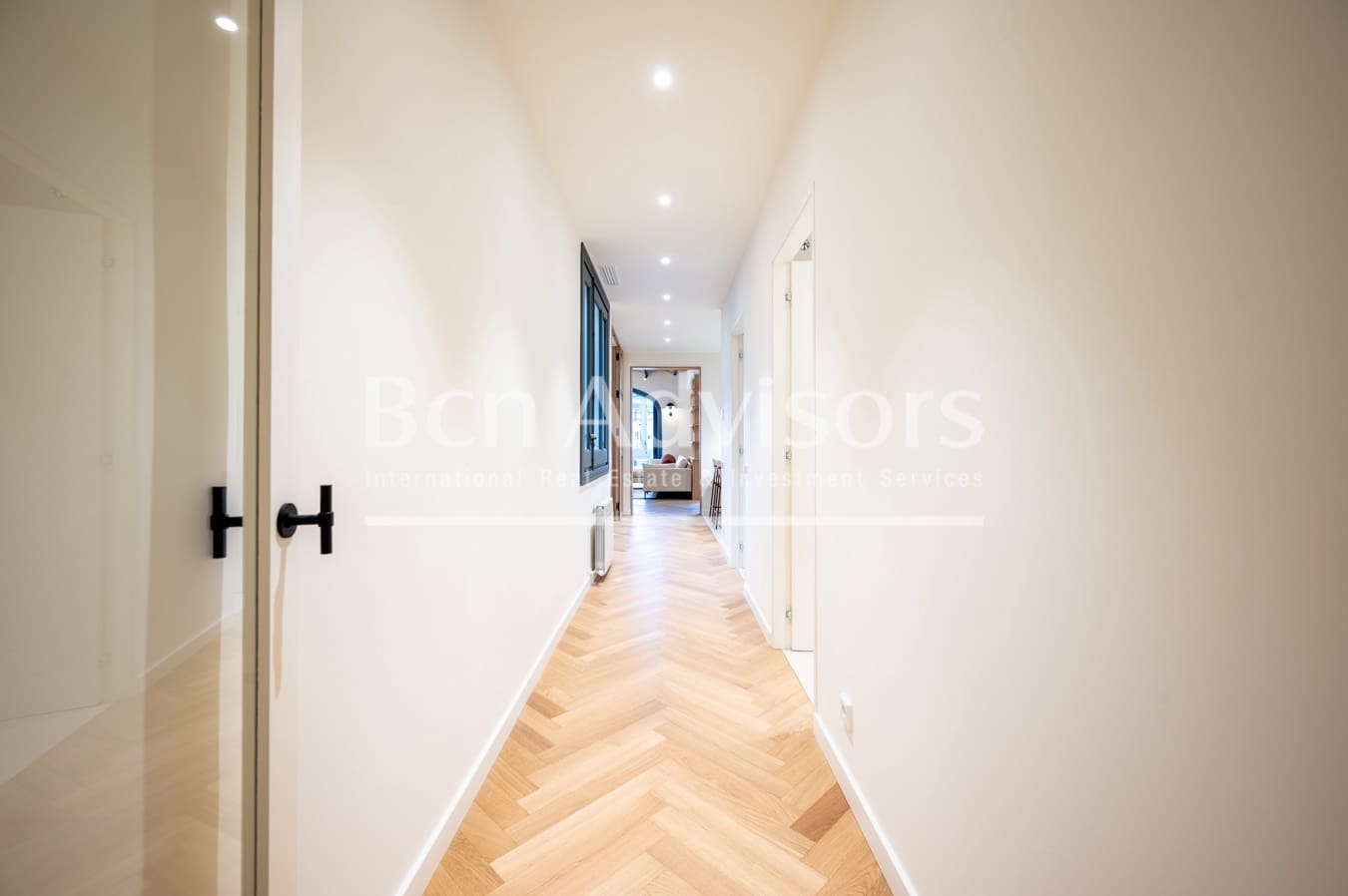 5 bedroom Apartment for sale in Barcelona city - € 2,195,000 (Ref: 9472785)