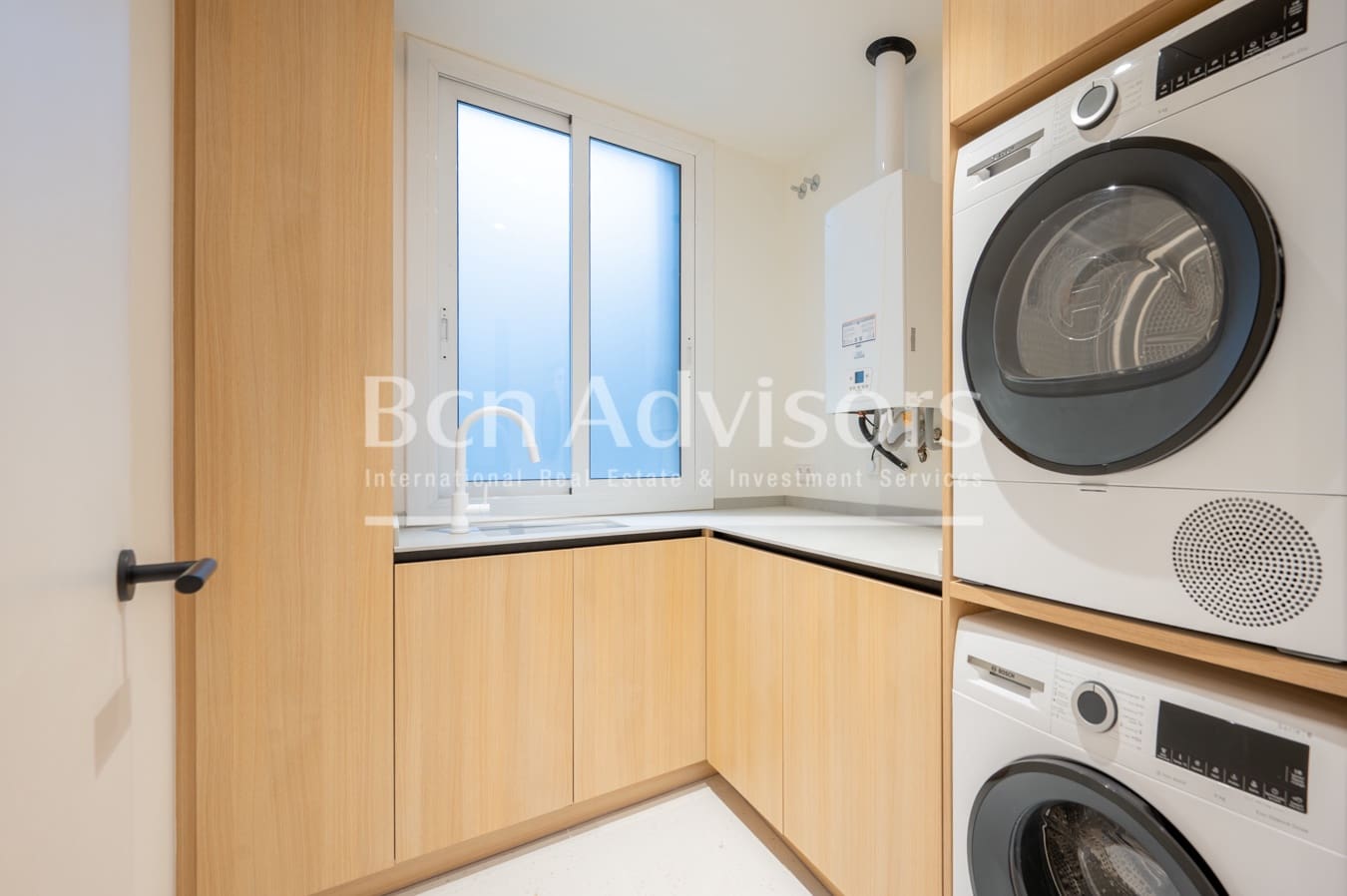 5 bedroom Apartment for sale in Barcelona city - € 2,195,000 (Ref: 9472785)