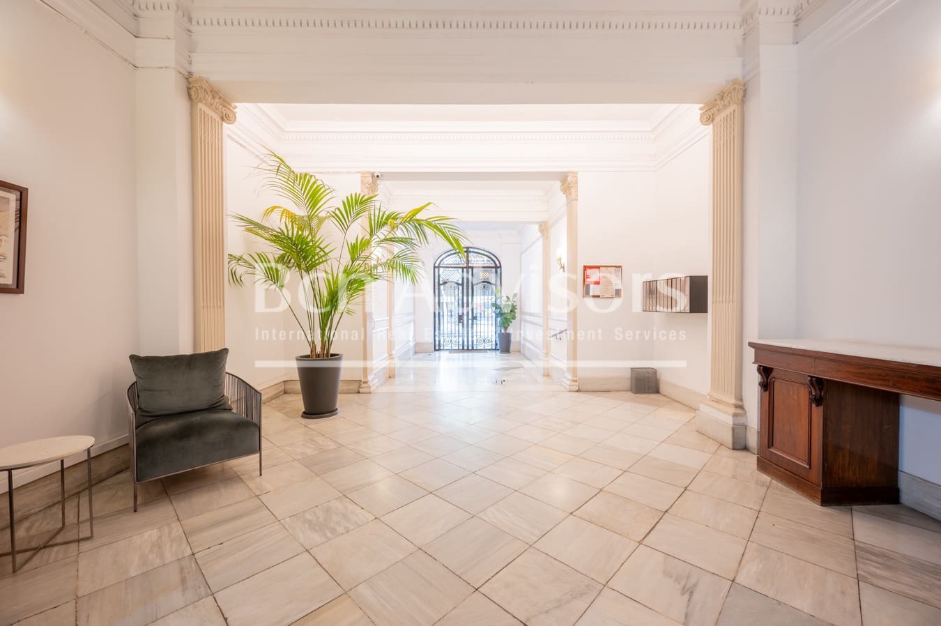 5 bedroom Apartment for sale in Barcelona city - € 2,195,000 (Ref: 9472785)