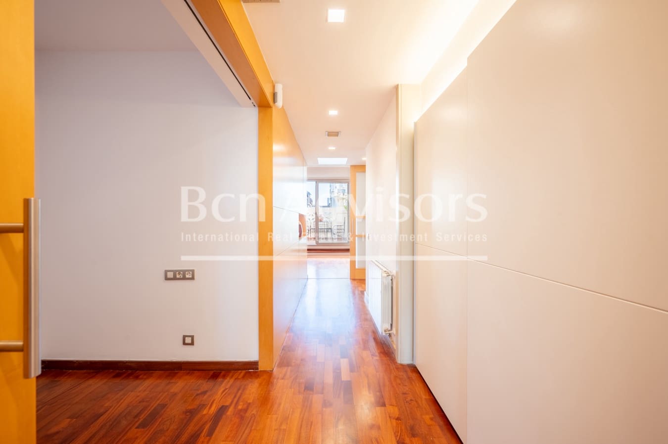 2 bedroom Penthouse for sale in Barcelona city - € 845,000 (Ref: 9540940)
