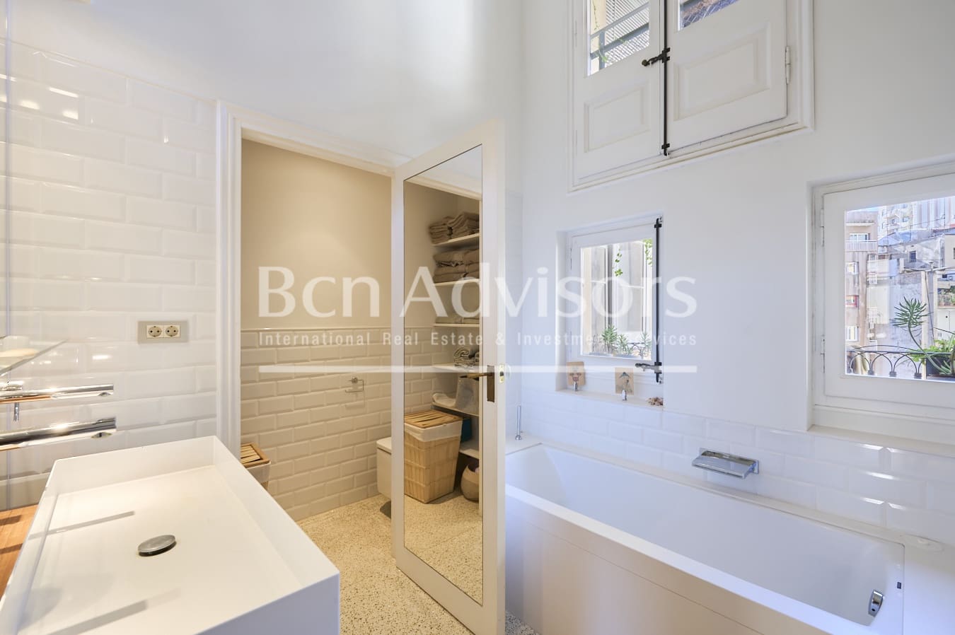 7 soveværelse Lejlighed til salg i Barcelona by - € 3.050.000 (Ref: 9547807)