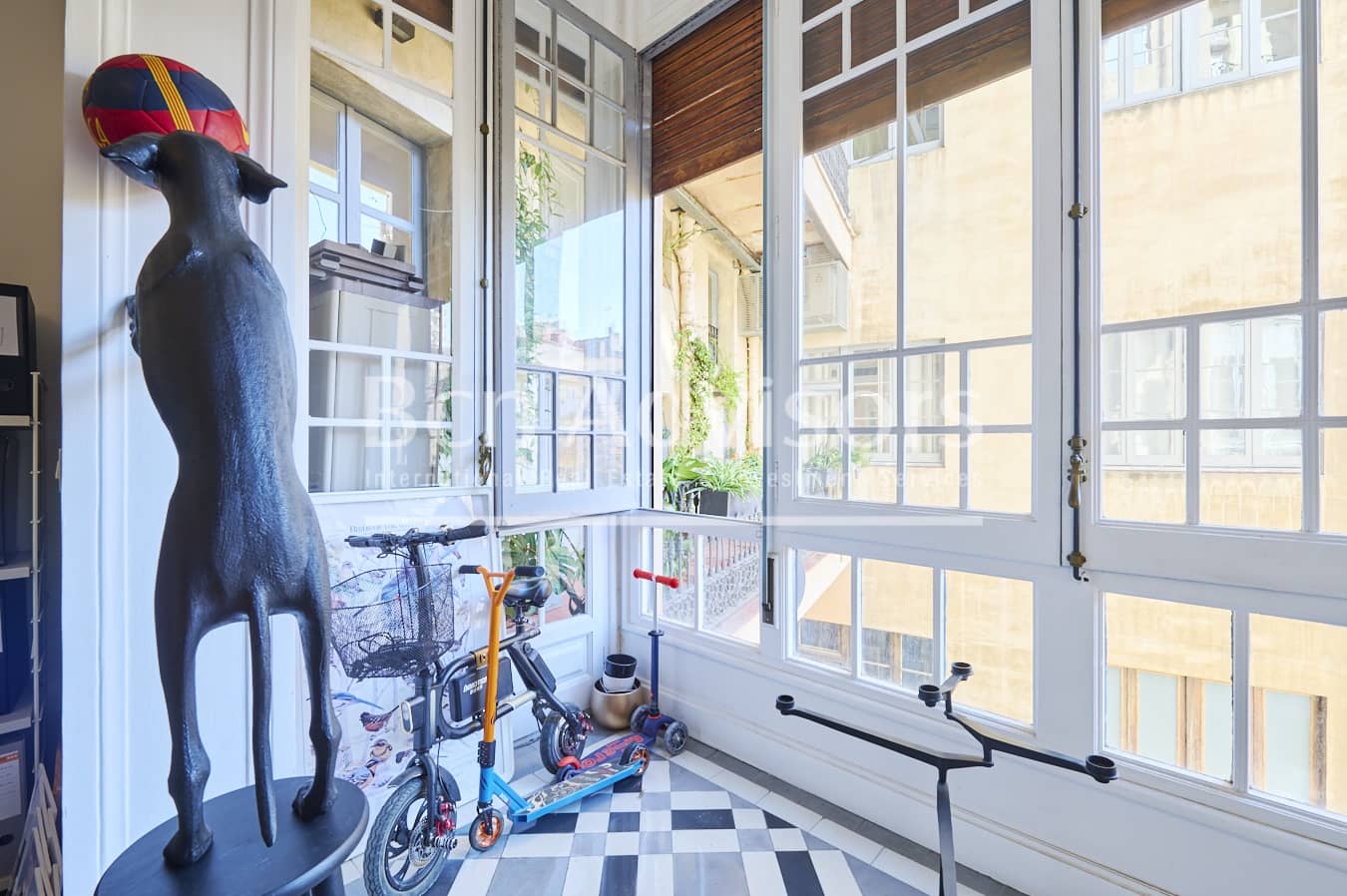 7 soveværelse Lejlighed til salg i Barcelona by - € 3.050.000 (Ref: 9547807)