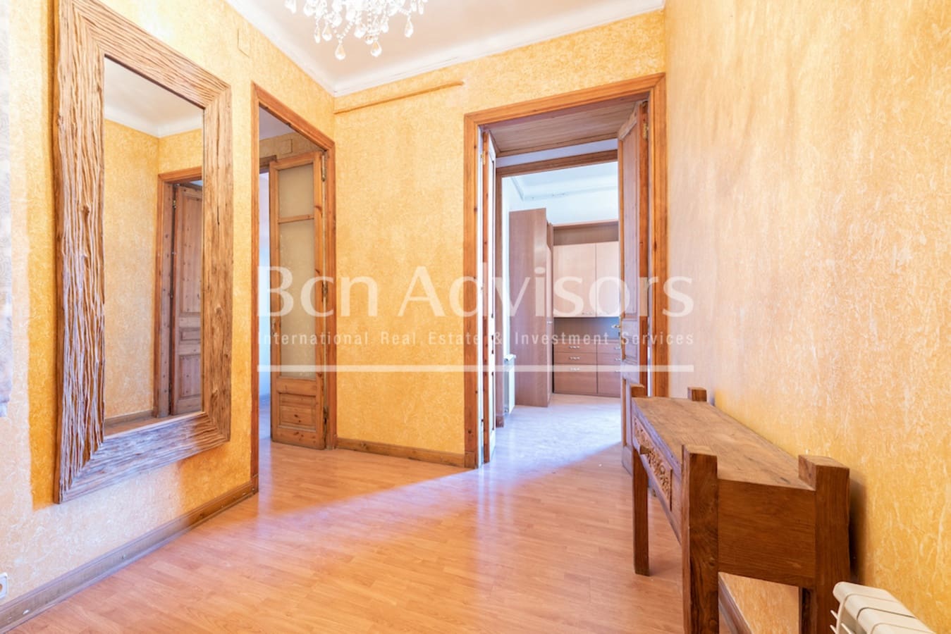 6 bedroom Apartment for sale in Barcelona city - € 850,000 (Ref: 9564938)