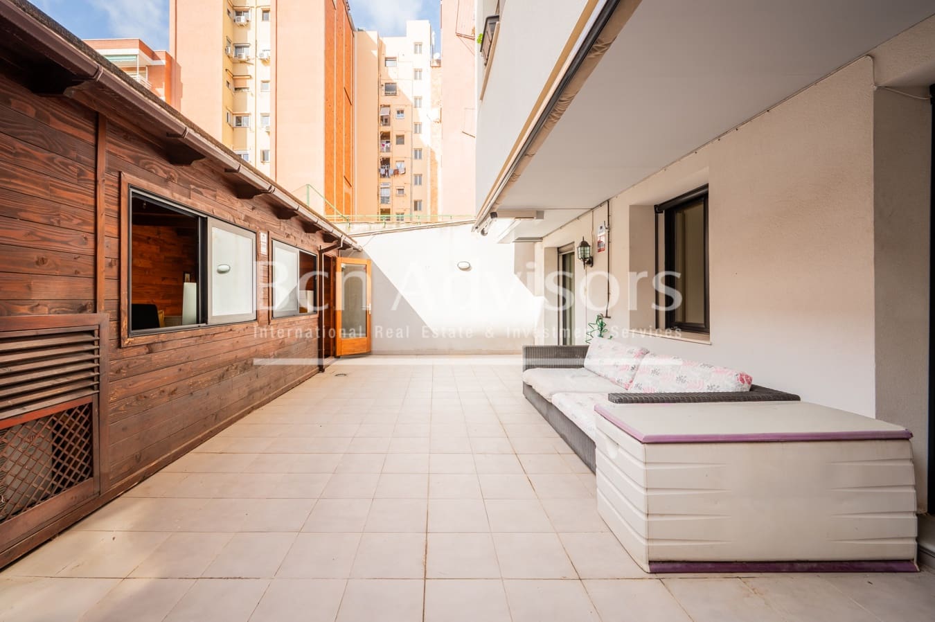 2 bedroom Apartment for sale in Barcelona city with pool - € 695,000 (Ref: 9586044)
