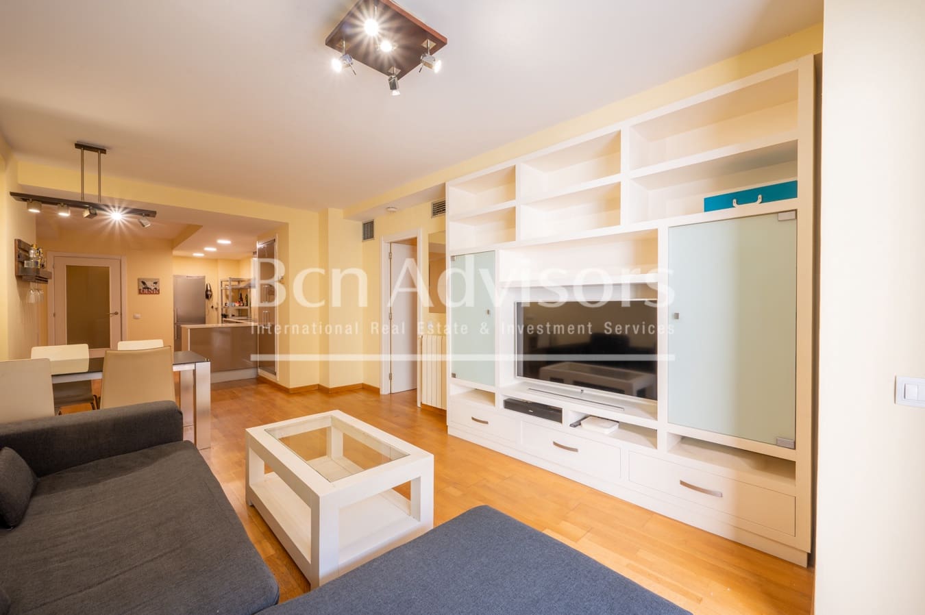 2 bedroom Apartment for sale in Barcelona city with pool - € 695,000 (Ref: 9586044)