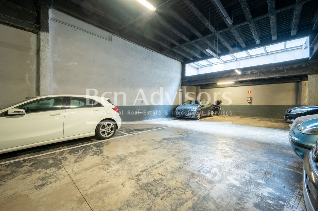 2 bedroom Apartment for sale in Barcelona city with pool - € 695,000 (Ref: 9586044)