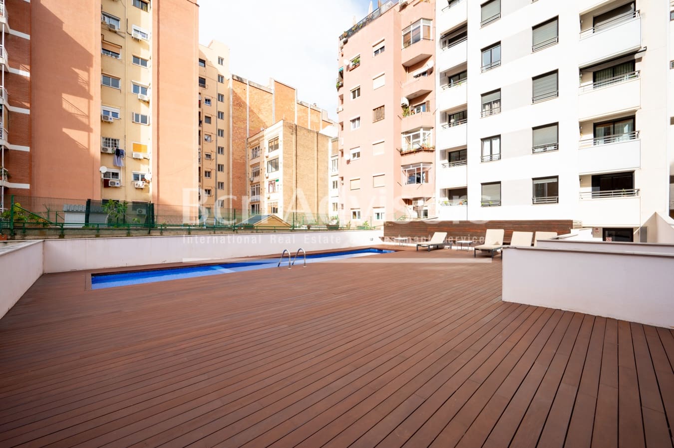 2 bedroom Apartment for sale in Barcelona city with pool - € 695,000 (Ref: 9586044)