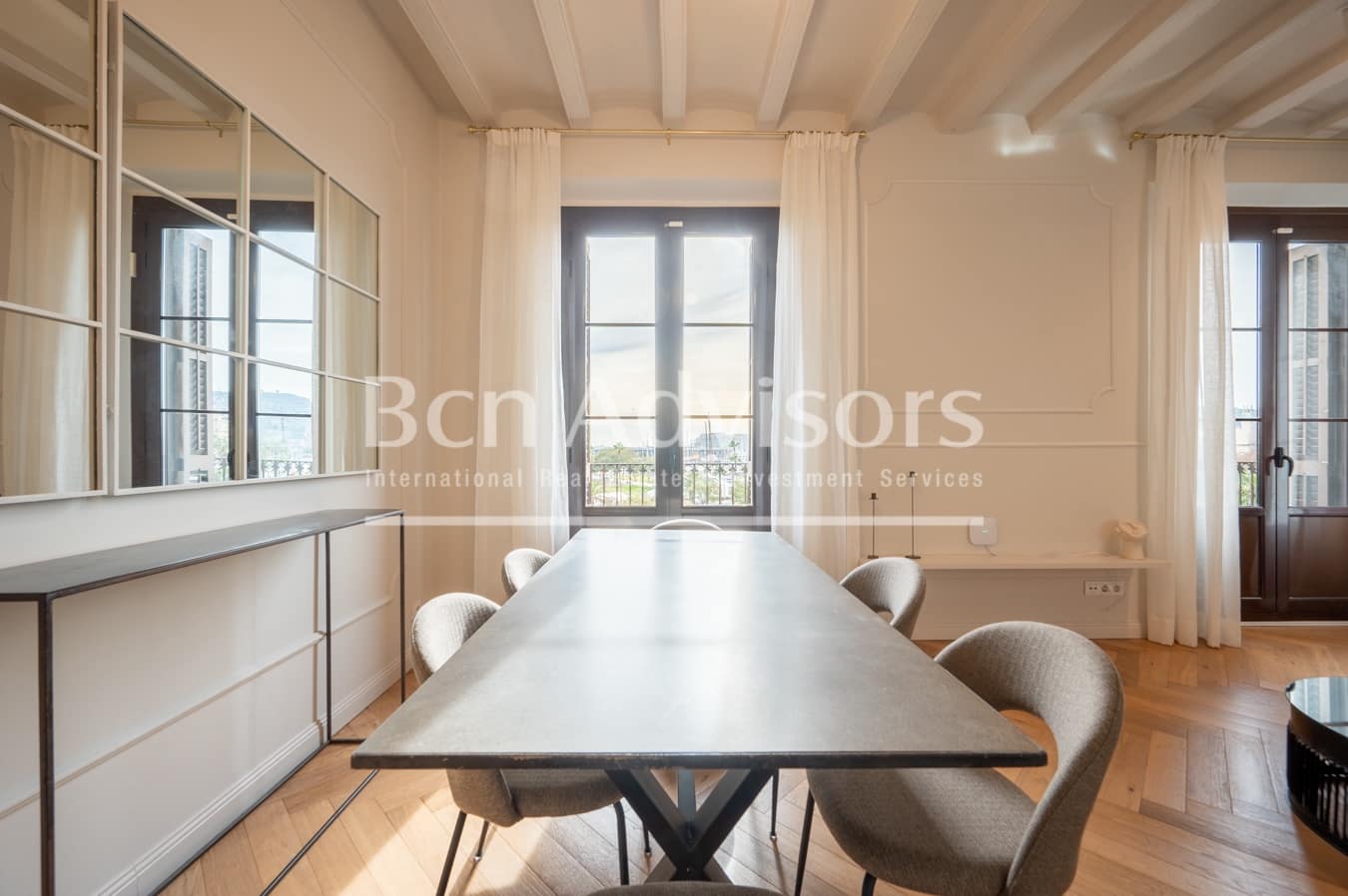 2 soveværelse Lejlighed til salg i Barcelona by med swimmingpool - € 850.000 (Ref: 9590969)