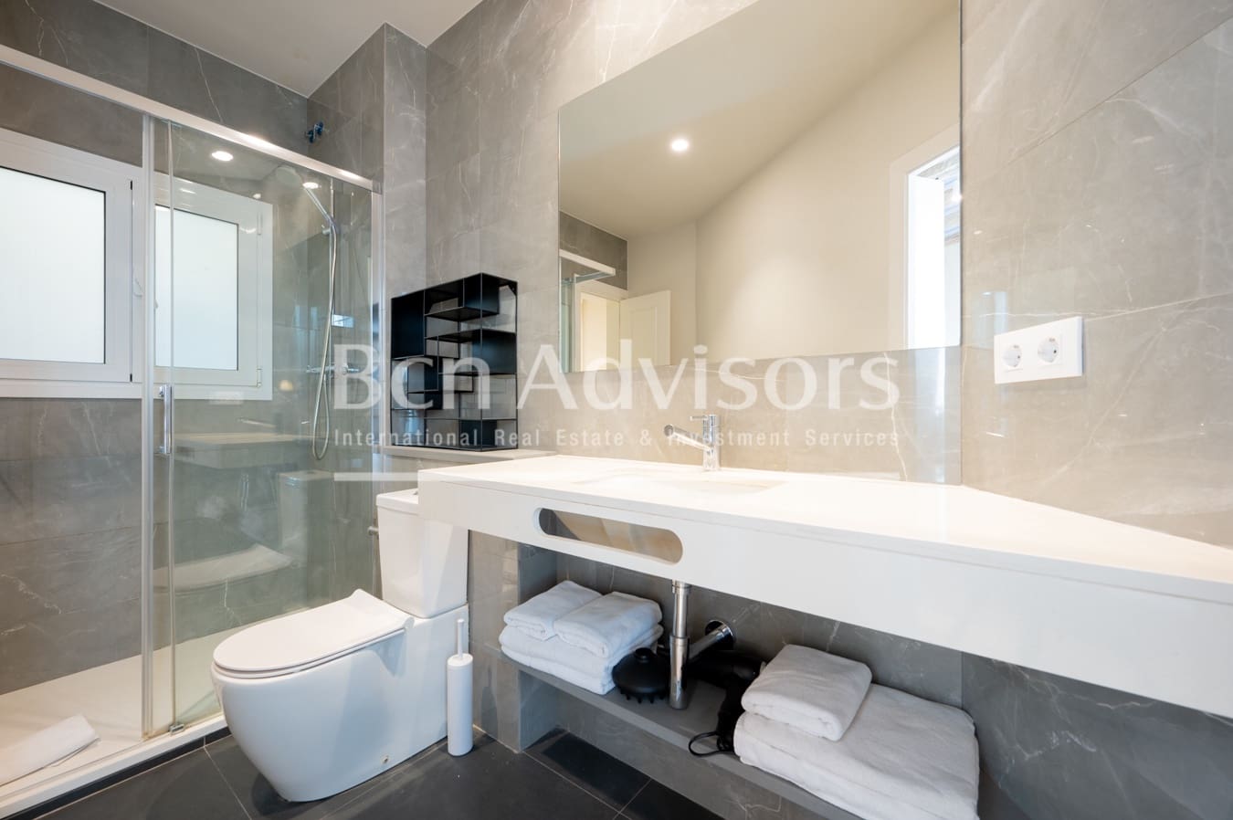 2 soveværelse Lejlighed til salg i Barcelona by med swimmingpool - € 850.000 (Ref: 9590969)